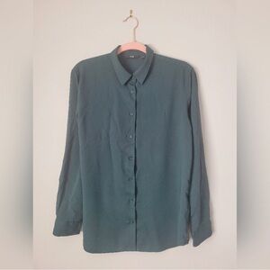 Uniqlo green button down M